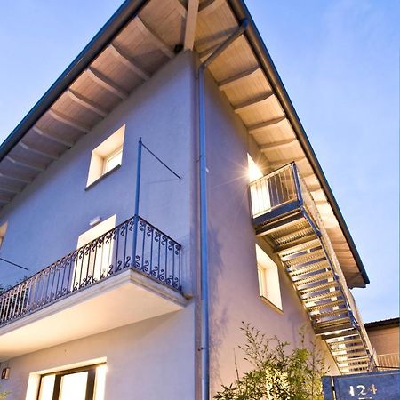 לינה וארוחת בוקר Esine Manzoni 124 Bed&Relax מראה חיצוני תמונה